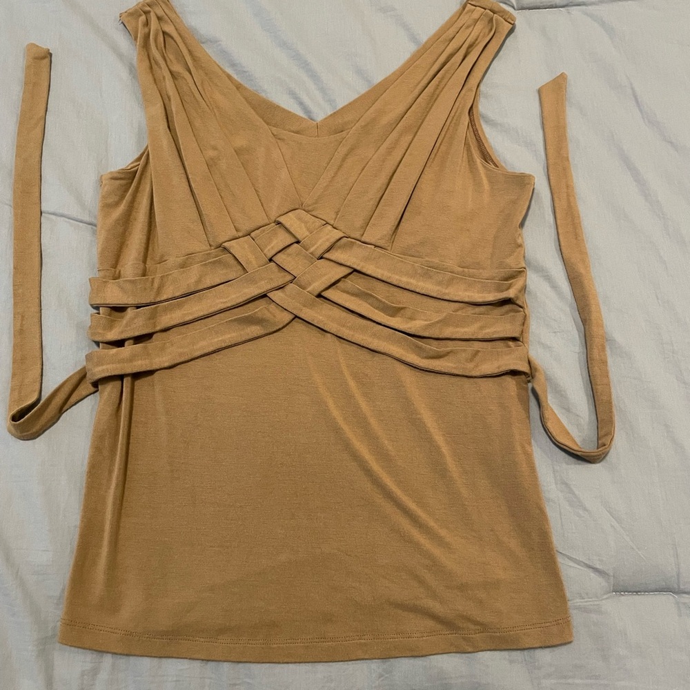 Tan Optionelle Weaved Detail Tie Back Vee Neck Tank Top